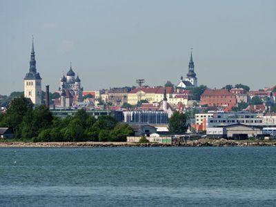 Таллин. Вид на Старый город с пляжа в Кадриорге. Фото: Владимир Песня / РИА Новости