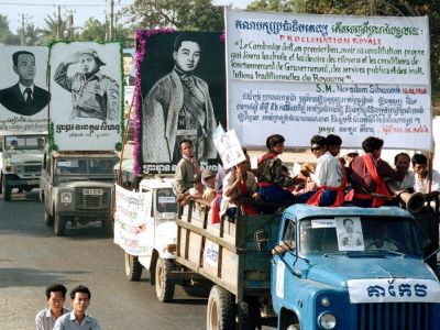 Промонархическая агитколонна перед выборами в Камбодже, 1993 год. Фото: media.un.org